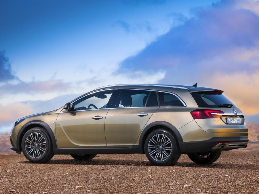  Opel Insignia Country Tourer 2013 года  (фото 14 из 26)